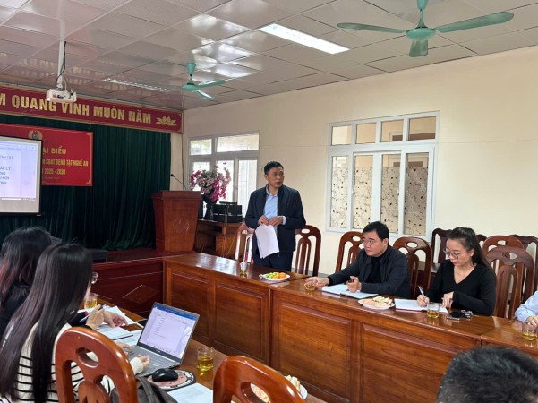 Ảnh: Ths. Bs Phạm Đình Du phát biểu tại buổi họp