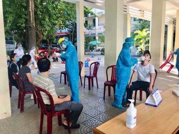 Áp dụng các biện pháp mạnh mẽ để hạn chế người dân ra khỏi nhà khi không cần thiết