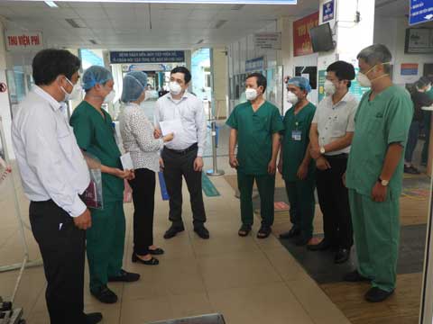 LẦN ĐẦU TIÊN CÓ 10 BỆNH NHÂN NHIỂM COVID-19 RA VIỆN  TẠI BỆNH VIỆN DÃ CHIẾN HÒA VANG