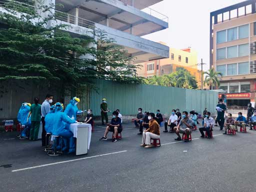 ĐÀ NẴNG BẮT ĐẦU TRIỂN KHAI XÉT NGHIỆM SARS-COV-2 DIỆN RỘNG THEO HỘ GIA ĐÌNH