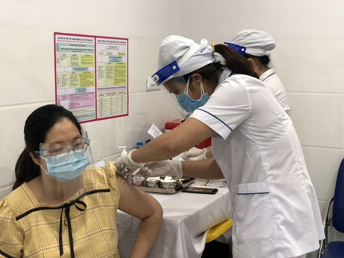 Viêm phổi do COVID-19 ở phụ nữ mang thai làm tăng nguy cơ sinh non, thai chậm phát triển...