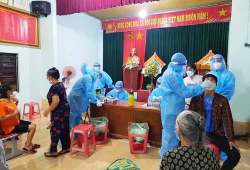 Tăng cường công tác lấy mẫu xét nghiệm COVID- 19 cộng đồng tại xã Nhân Thành huyện Yên Thành