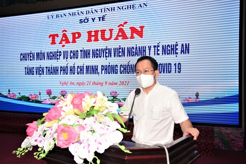 Sở Y tế Nghệ An tập huấn chuyên môn nghiệp vụ cho tình nguyện viên ngành y tế tăng viện cho thành phố Hồ Chí Minh.