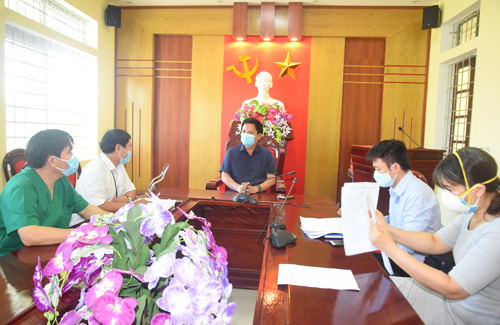 Lãnh đạo Sở Y tế kiểm tra, giám sát các điểm tiêm chủng vắc xin phòng COVID -19 tại huyện Hưng Nguyên, Nam Đàn, Thanh Chương.