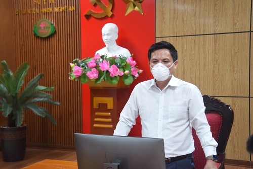 Lãnh đạo Sở Y tế Nghệ An họp khẩn với Bệnh viện Hữu nghị Đa khoa Nghệ An sau khi xuất hiện ca bệnh nhiễm COVID-19 mới.