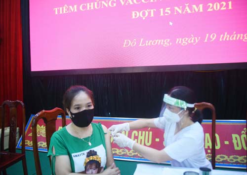 Người đã tiêm đủ liều vaccine hoặc đã khỏi COVID-19 từ TP HCM về các địa phương tự theo dõi sức khoẻ tại nhà