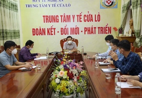 Lãnh đạo Sở Y tế tổ chức họp khẩn với Trung tâm Y tế Cửa Lò sau khi có một sản phụ (từ miền Nam về đã được cách ly) mổ đẻ dương tính với COVID -19