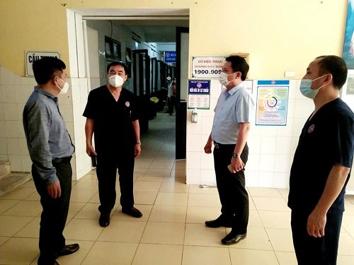 Phó Giám đốc Sở Y tế kiểm tra công tác chuẩn bị các điều kiện đảm bảo để Trung tâm Y tế huyện Hưng Nguyên trở lại hoạt động Khám, chữa bệnh
