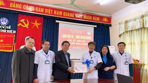Ngành Y tế Nghệ An chăm lo cho cán bộ, công nhân, viên chức, người lao động nhân dịp Tết Nhâm Dần 2022
