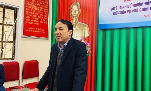 Công bố Quyết định bổ nhiệm Phó Giám đốc Trung tâm Y tế thị xã Hoàng Mai.