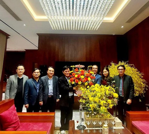 Lãnh đạo Ban Tuyên giáo Tỉnh uỷ, Sở Y tế và Sở KHCN thăm, tặng quà cho tri thức, bác sỹ tiêu biểu nhân dịp đầu xuân Nhâm Dần 2022