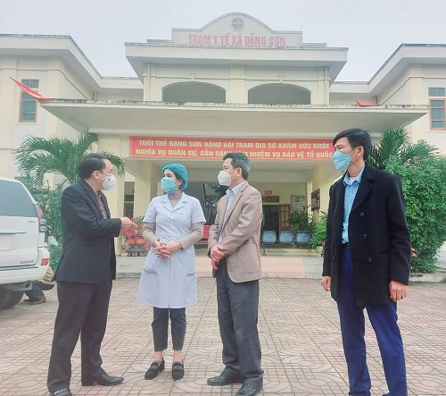 Khẩn trương chuyển trạng thái, tạo tính chủ động trong điều trị F0 tại nhàKhẩn trương chuyển trạng thái, tạo tính chủ động trong điều trị F0 tại nhà