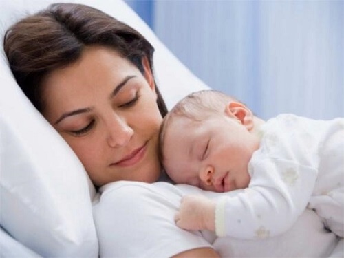 WHO kêu gọi nâng cao chất lượng chăm sóc sau sinh cho mẹ và bé