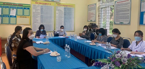 CDC tỉnh: Thực hiện giám sát hỗ trợ kỹ thuật trong công tác phòng chống suy dinh dưỡng và chăm sóc sức khỏe bà mẹ/Kế hoạch hóa gia đình tại huyện Quế Phong và Quỳ Châu.