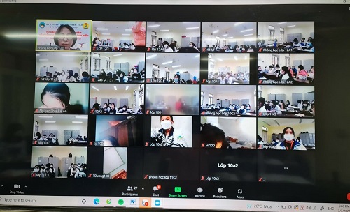 CDC tỉnh Truyền thông trực tuyến về “SKSS vị thành niên cho học sinh nữ tại Trường PTTH Dân tộc Nội trú Nghệ An