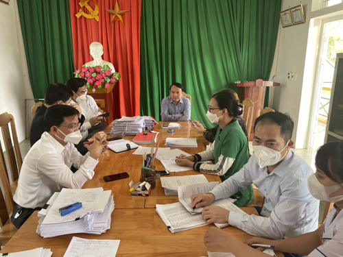 Lãnh đạo Sở Y tế kiểm tra công tác quản lý, chăm sóc F0 tại nhà, các Trạm Y tế lưu động trên địa bàn TP Vinh; Hưng Nguyên