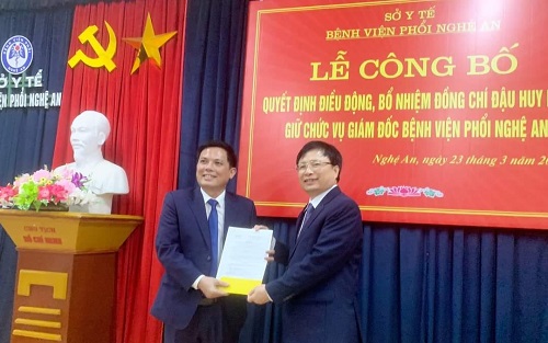 Công bố và trao quyết định bổ nhiệm Giám đốc Bệnh viện Phổi Nghệ An