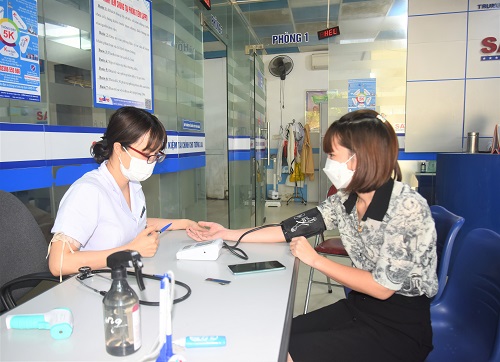 Trung tâm Kiểm soát bệnh tật tỉnh: Tiêm Vắc xin cúm mùa cho các cán bộ, nhân viên các đơn vị y tế