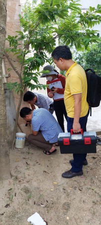 Trung tâm Kiểm soát bệnh tật tỉnh điều tra véc tơ SXHD định kỳ hàng tháng và kiểm tra điều công tác phòng chống sốt xuất huyết tại Diễn Châu, TX Hoàng Mai