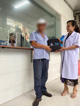 CDC Nghệ An triển khai chương trình cấp phát thuốc điều trị Methadone tại nhà cho 12 bệnh nhân.