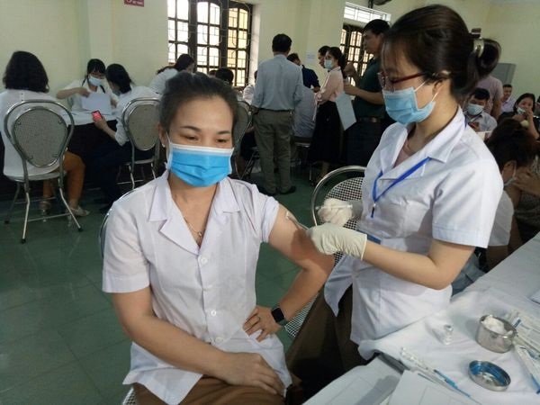 Nóng: Hướng dẫn mới nhất về thời gian tiêm vaccine COVID-19 mũi 3 và mũi 4 của Bộ Y tế