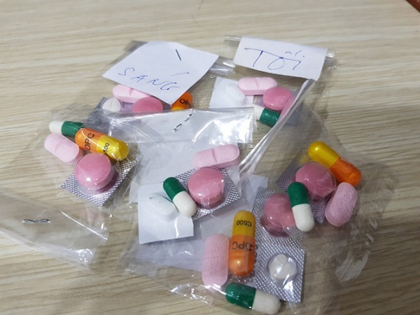 Vi khuẩn kháng kháng sinh, vấn nạn do đâu?