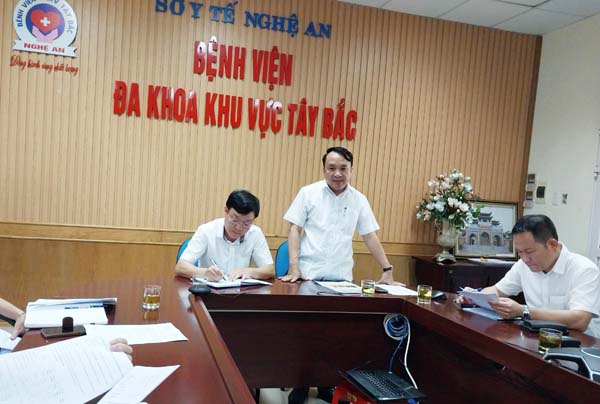 Lãnh đạo Sở Y tế làm việc với Bệnh viện Đa khoa Tây Bắc
