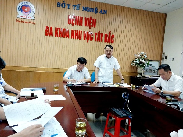 Lãnh đạo Sở Y tế làm việc với Bệnh viện Đa khoa Tây Bắc
