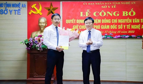 Công bố và trao quyết định bổ nhiệm Phó Giám đốc Sở Y tế Nghệ An.