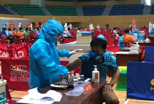 Việt Nam là một trong những quốc gia có tỷ lệ bao phủ vaccine COVID-19 cao nhất thế giới  