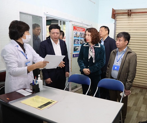 Thứ trưởng Bộ Y tế Nguyễn Thị Liên Hương làm việc với Trung tâm Kiểm soát bệnh tật tỉnh Nghệ An về công tác phòng, chống HIV và phòng chống tệ nạn ma tuý, mại dâm