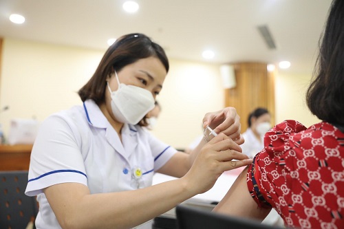 Lãnh đạo Bộ Y tế chủ trì họp công tác phòng chống dịch COVID-19