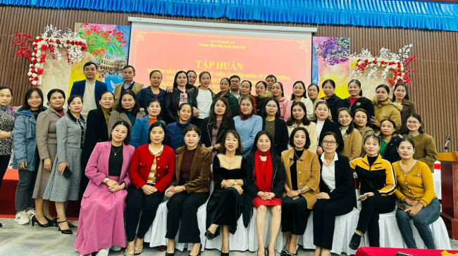 Trung tâm Kiểm soát bệnh tật tỉnh: Tổ chức các lớp tập huấn hướng dẫn triển khai hoạt động dinh dưỡng và chăm sóc sức khỏe sinh sản thuộc Chương trình MTQG phát triển kinh tế - xã hội vùng đồng bào dân tộc thiểu số và miền núi năm 2023.