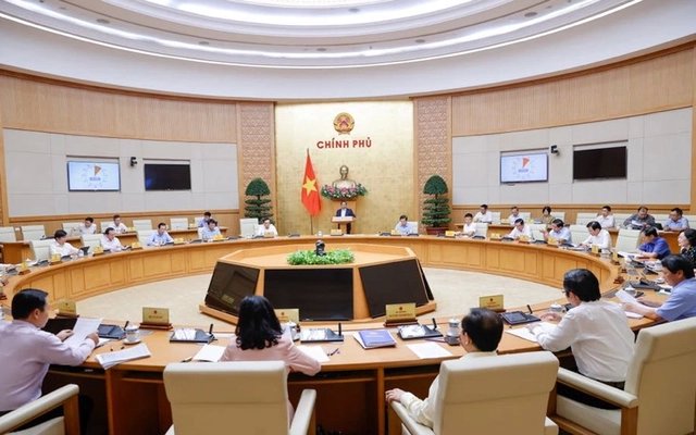 Chính phủ xem xét, cho ý kiến đề nghị xây dựng Luật Bảo hiểm y tế