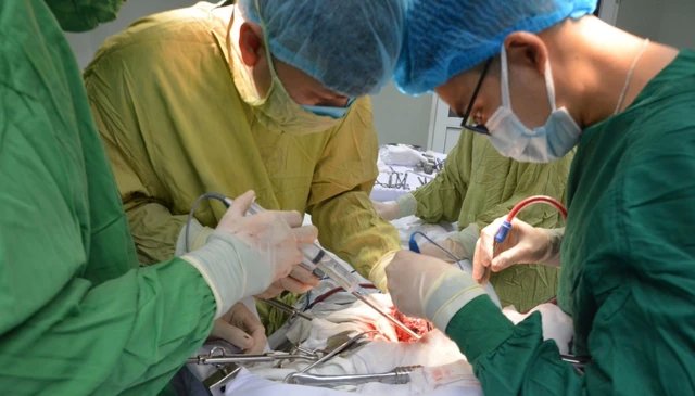 Bệnh viện Hữu nghị Đa khoa Nghệ An phẫu thuật thành công bệnh nhân mắc đồng thời hai bệnh ung thư