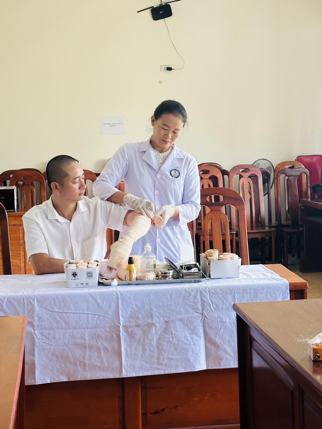 HUẤN LUYỆN SƠ CẤP CỨU BAN ĐẦU TẠI CÔNG TY XĂNG DẦU NGHỆ AN