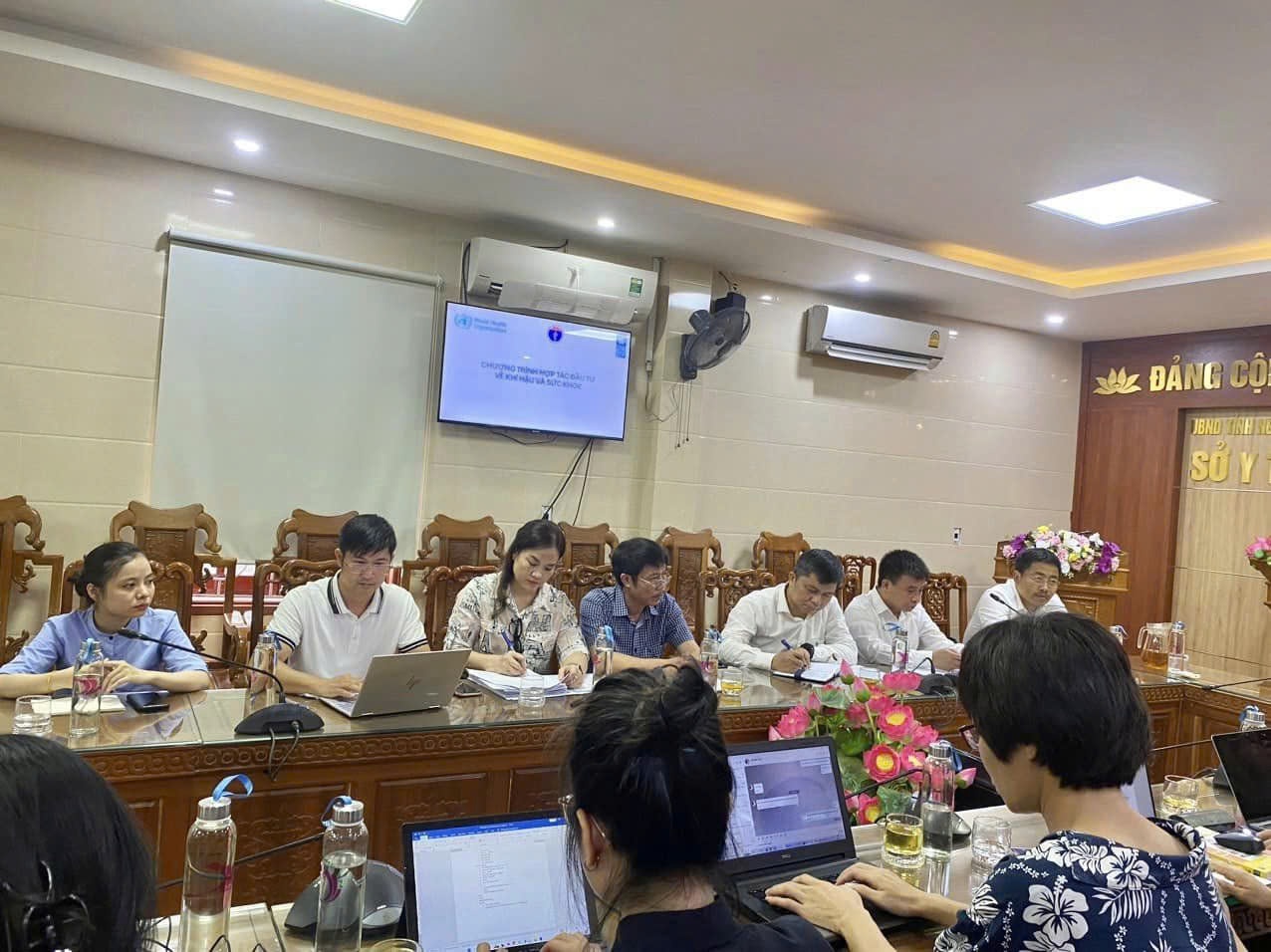 Đoàn làm việc của Sở Y tế Nghệ An